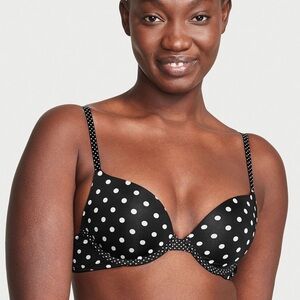New VICTORIA'S SECRET
Sexy Tee Push-Up Bra‎